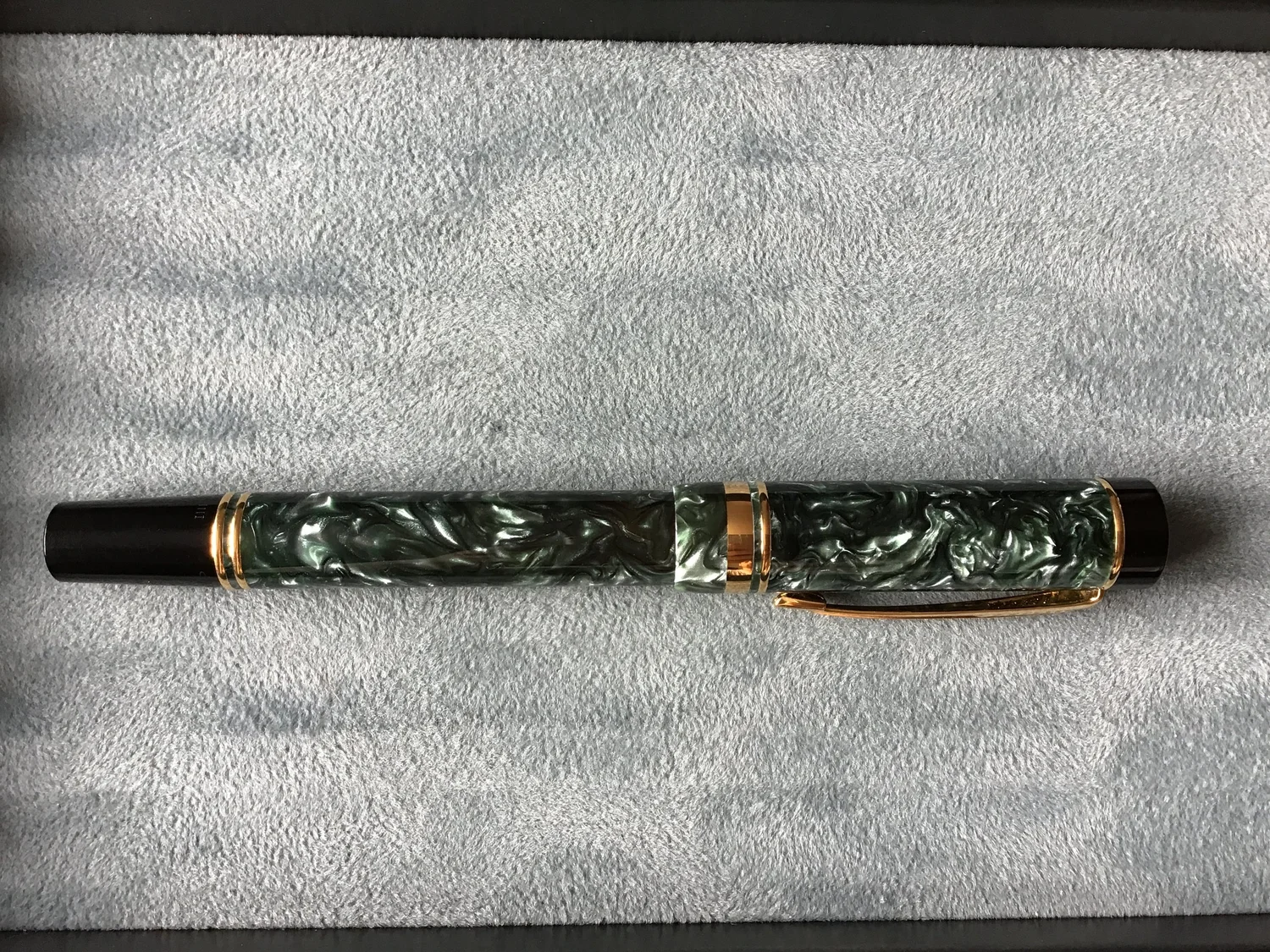 Parker Duofold International Fountain Pen - Green Marble — Global